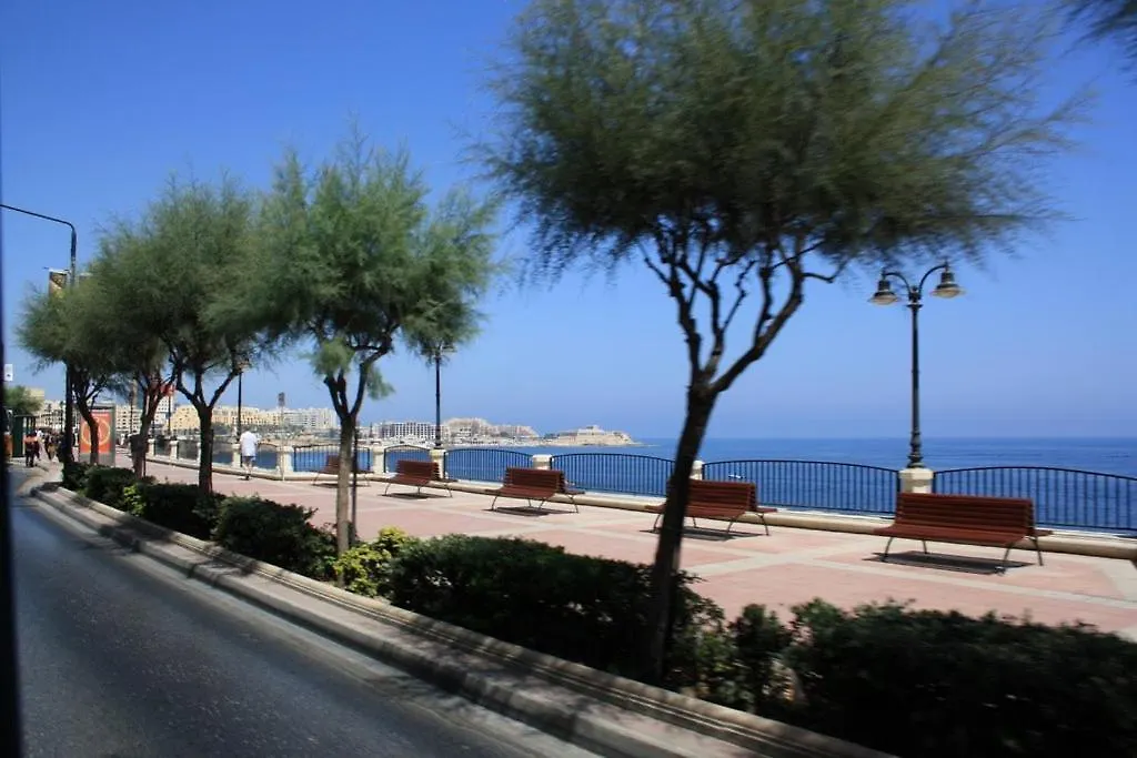 Luxury Apartment With Valletta And Harbour Views Sliema Malta