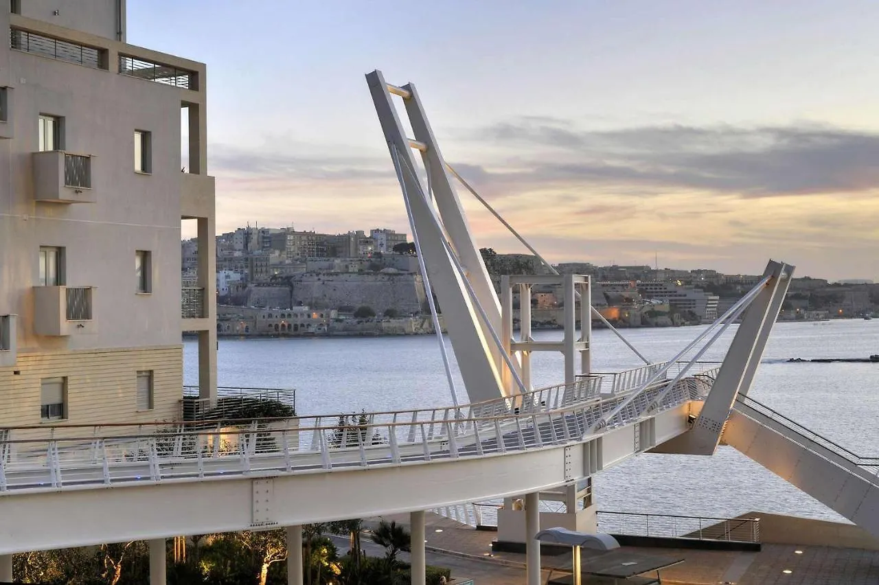 Luxury Apartment With Valletta And Harbour Views Sliema