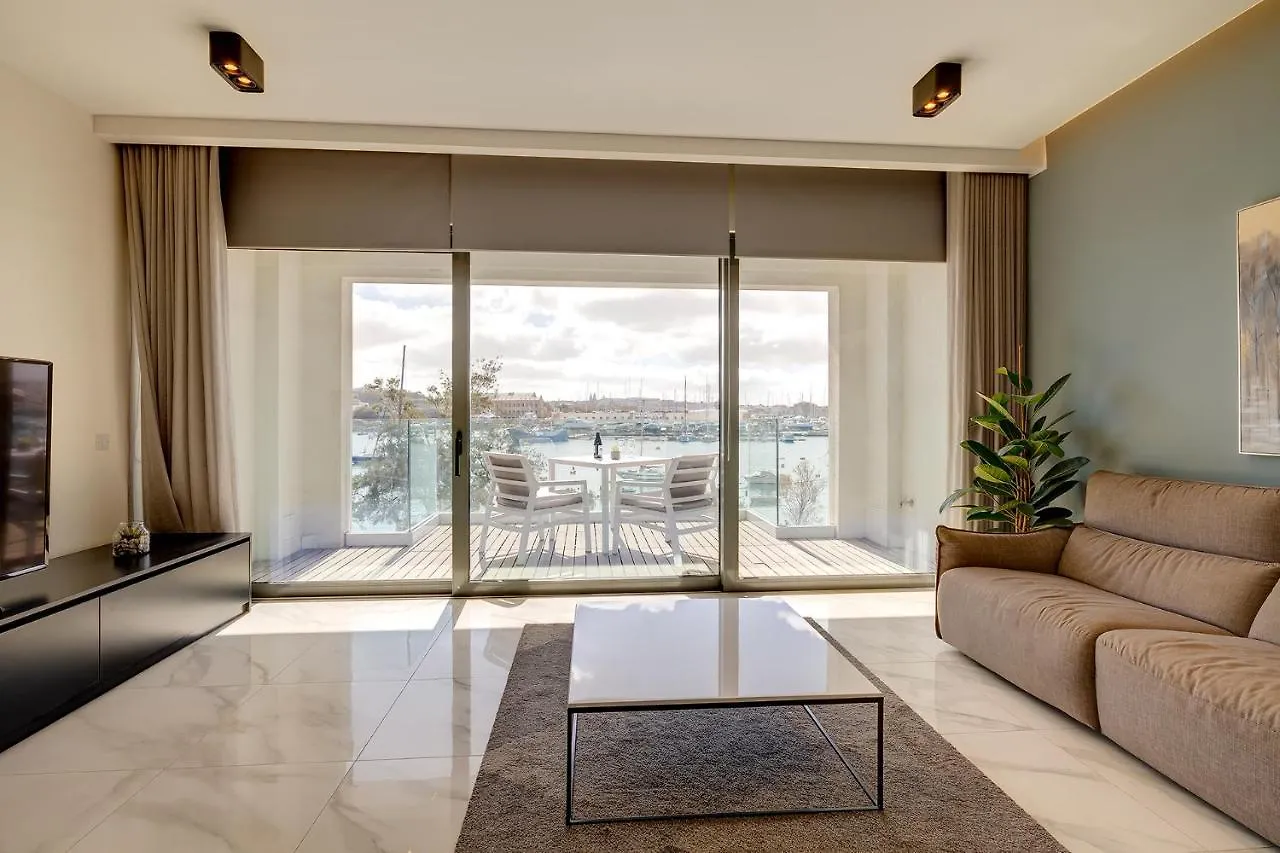 Luxury Apartment With Valletta And Harbour Views Sliema