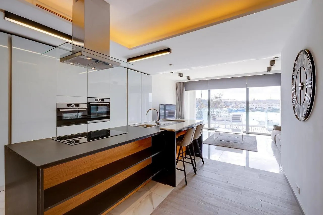 Luxury Apartment With Valletta And Harbour Views Sliema Malta