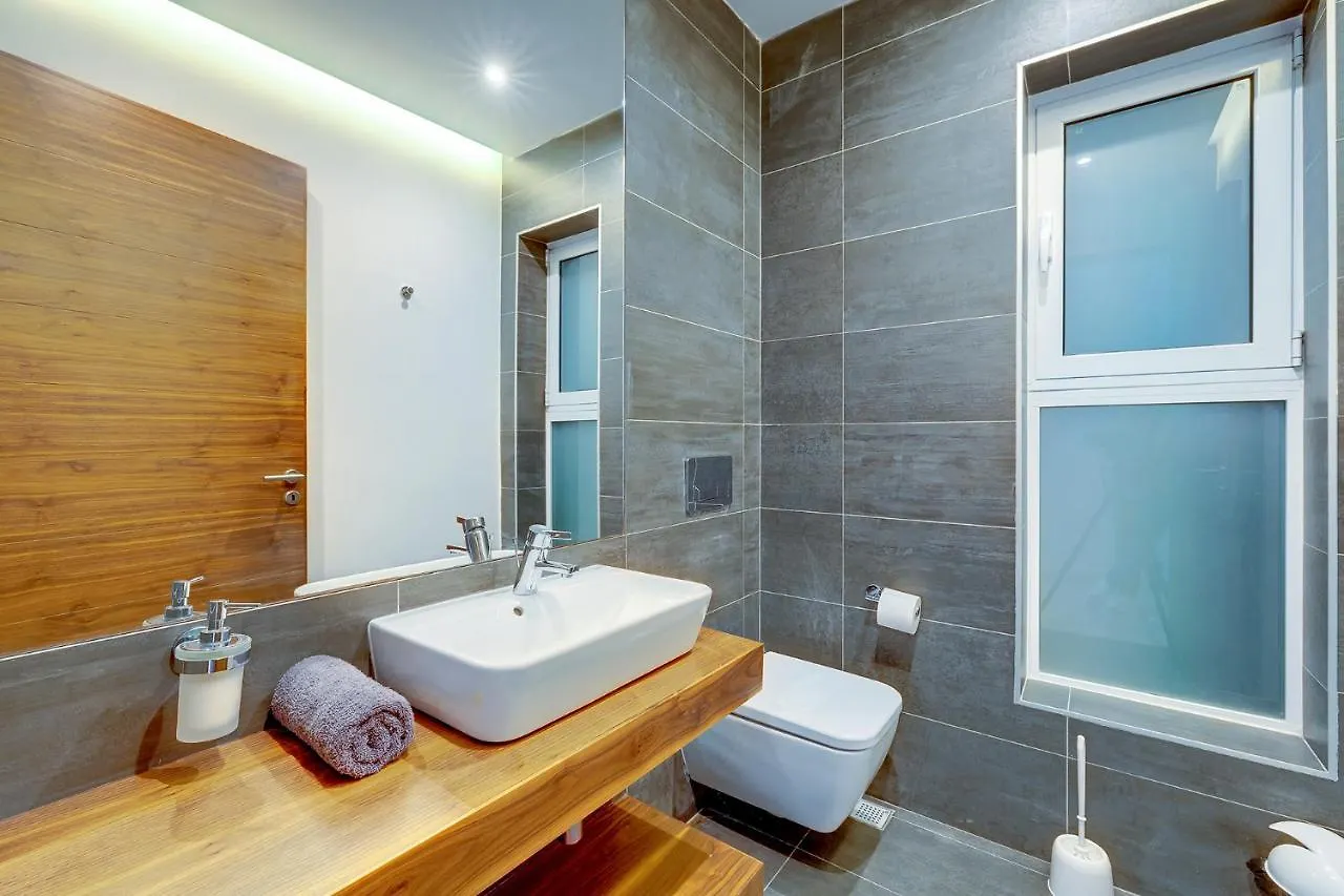 Luxury Apartment With Valletta And Harbour Views Sliema Malta