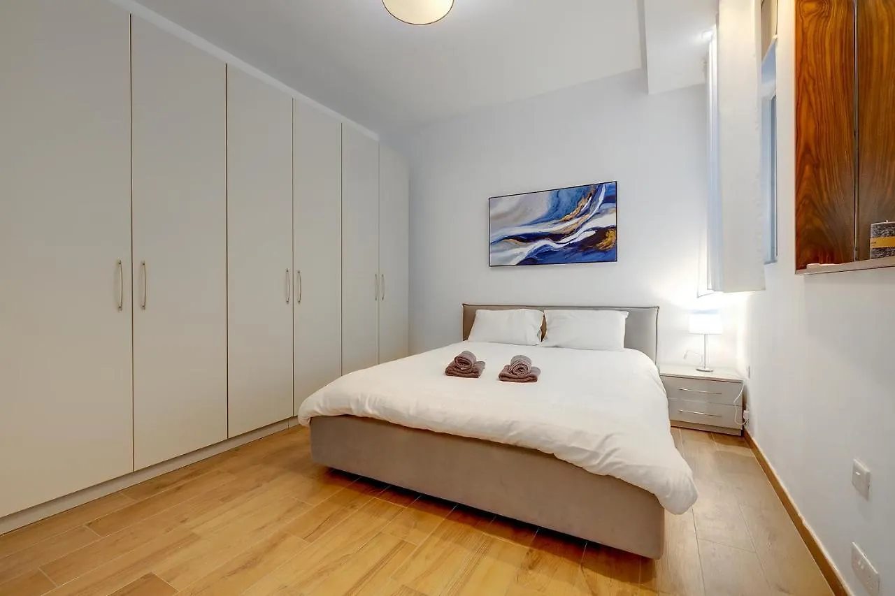Luxury Apartment With Valletta And Harbour Views Sliema Malta
