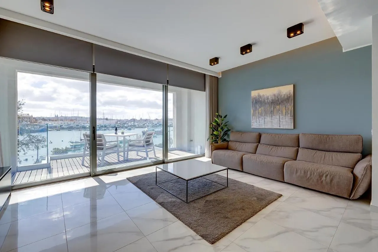 Luxury Apartment With Valletta And Harbour Views Sliema