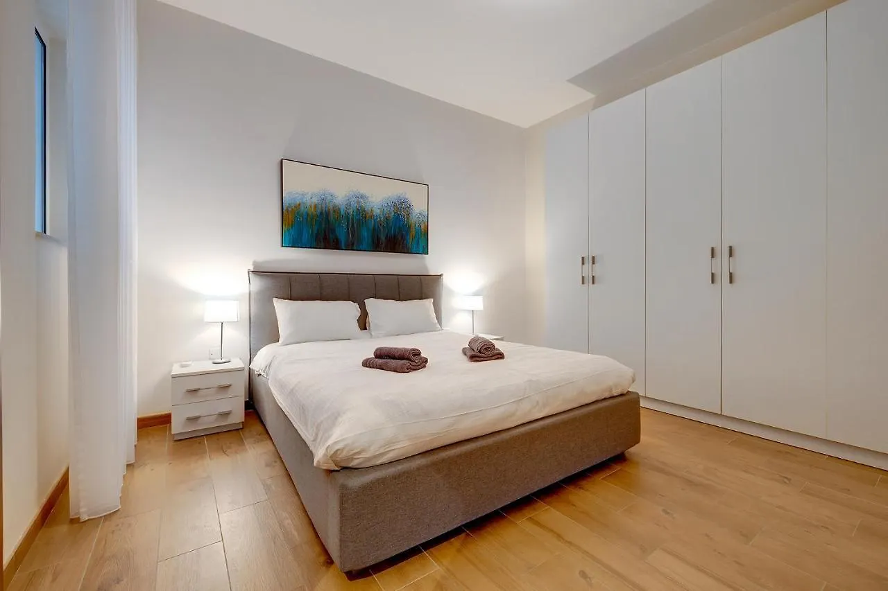 Luxury Apartment With Valletta And Harbour Views Sliema 0*,  Malta