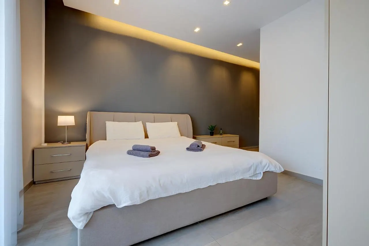 Luxury Apartment With Valletta And Harbour Views Sliema
