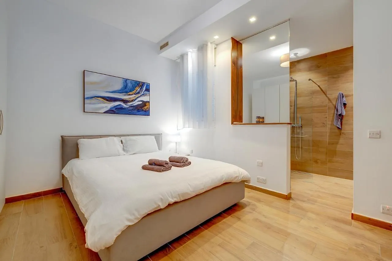 Luxury Apartment With Valletta And Harbour Views Sliema