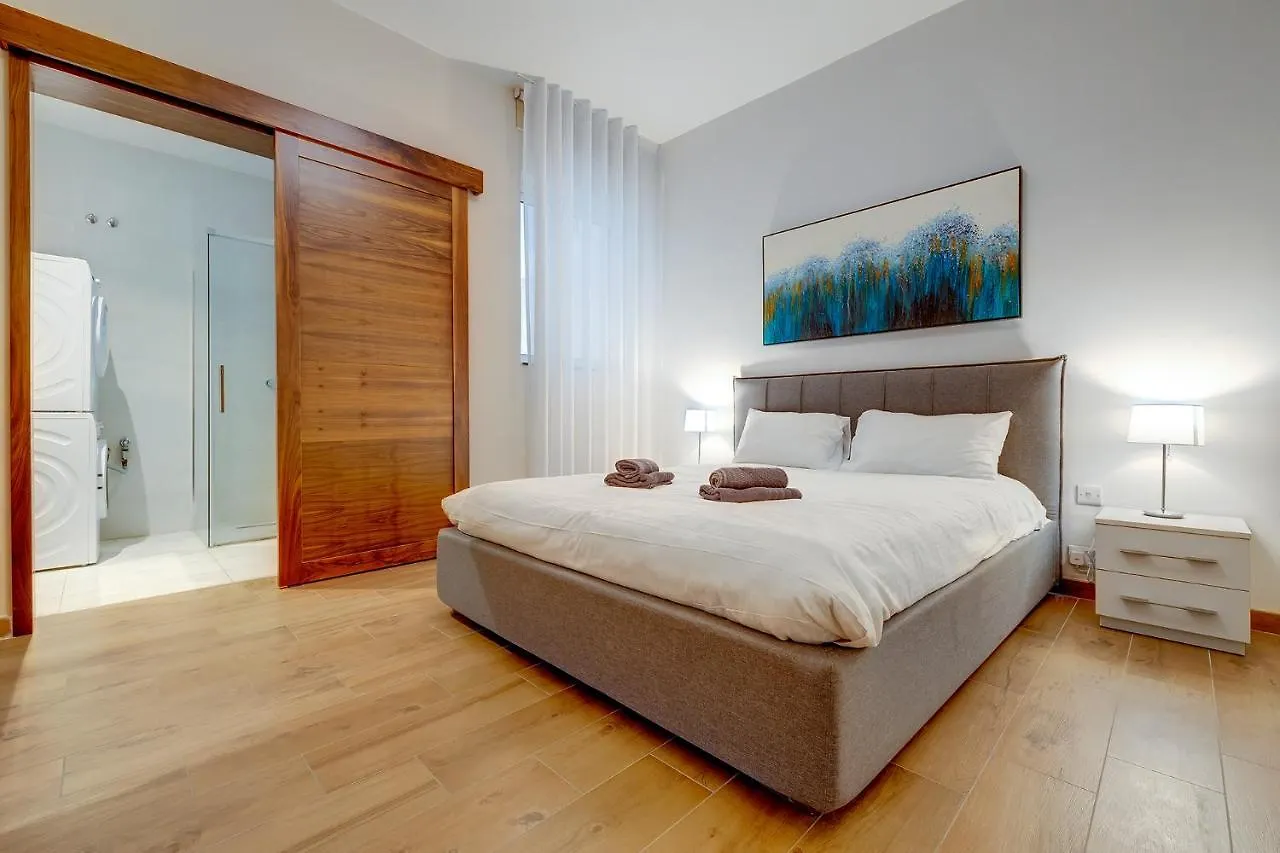 Luxury Apartment With Valletta And Harbour Views Sliema