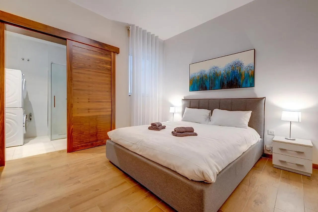 Luxury Apartment With Valletta And Harbour Views Sliema Malta